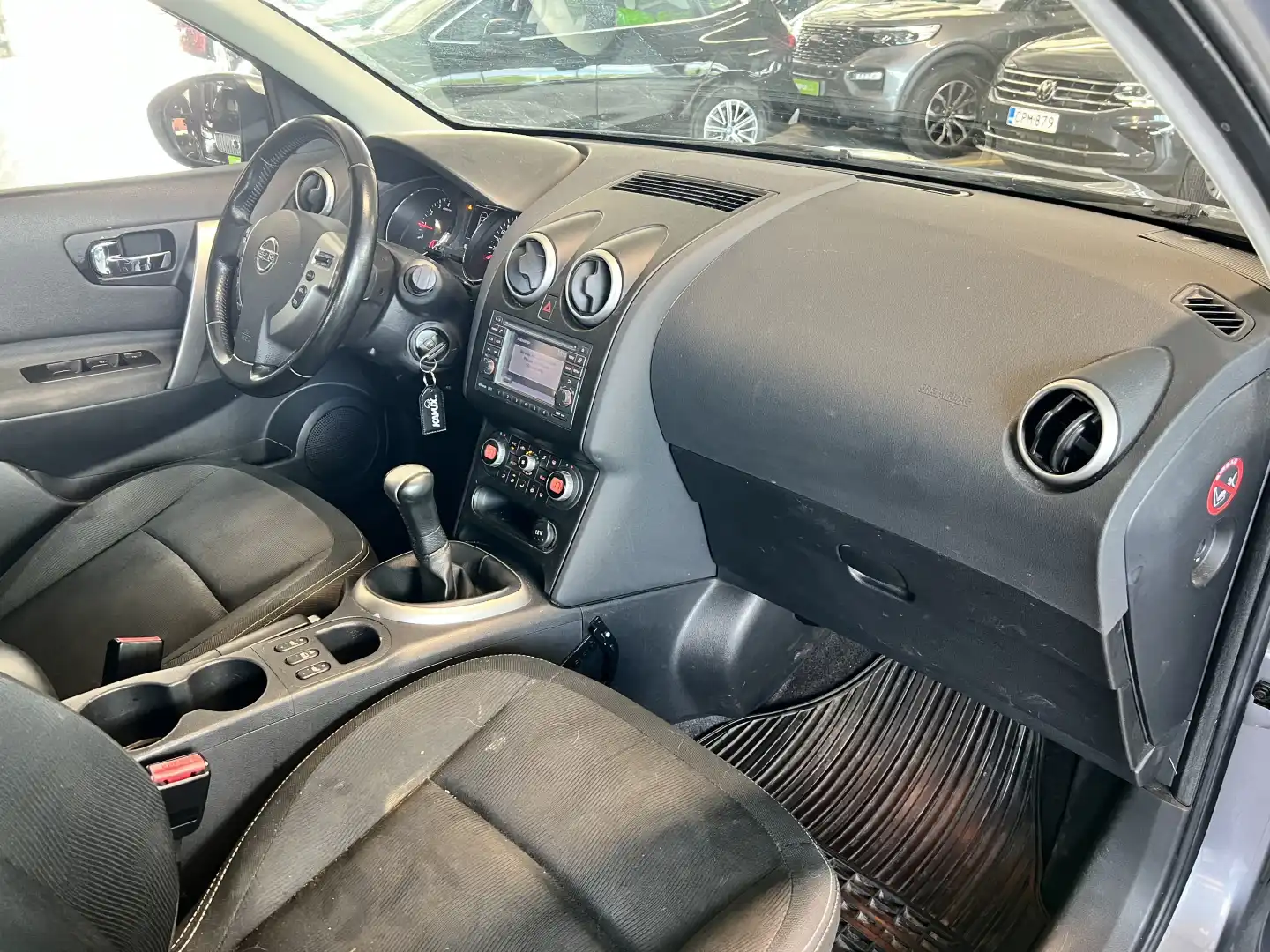 car-image