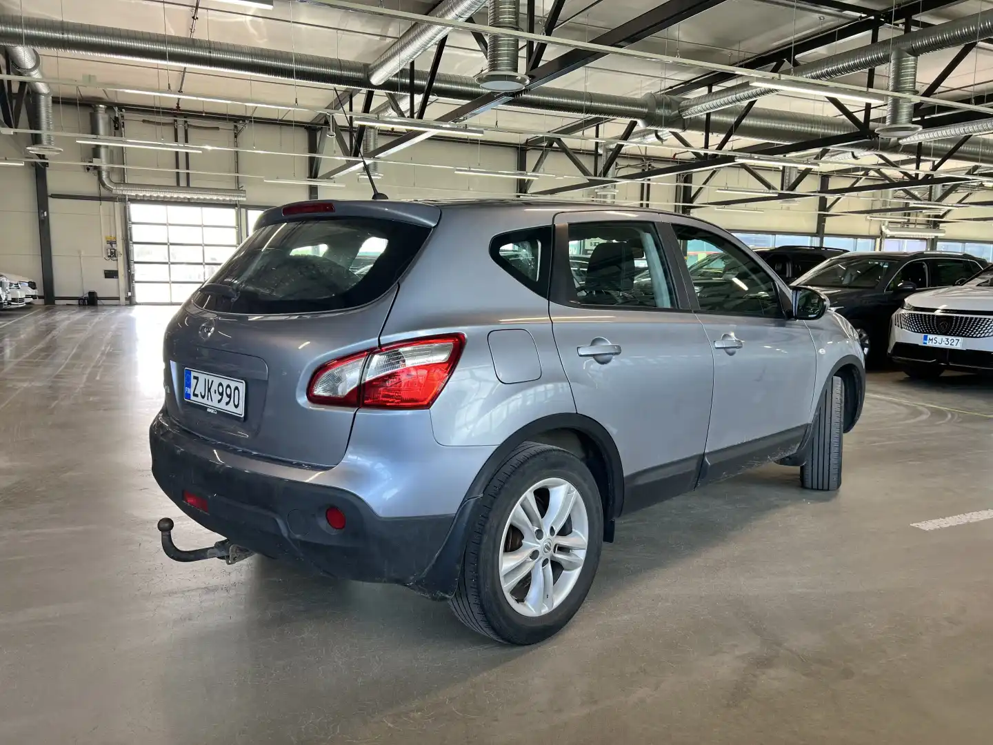 car-image