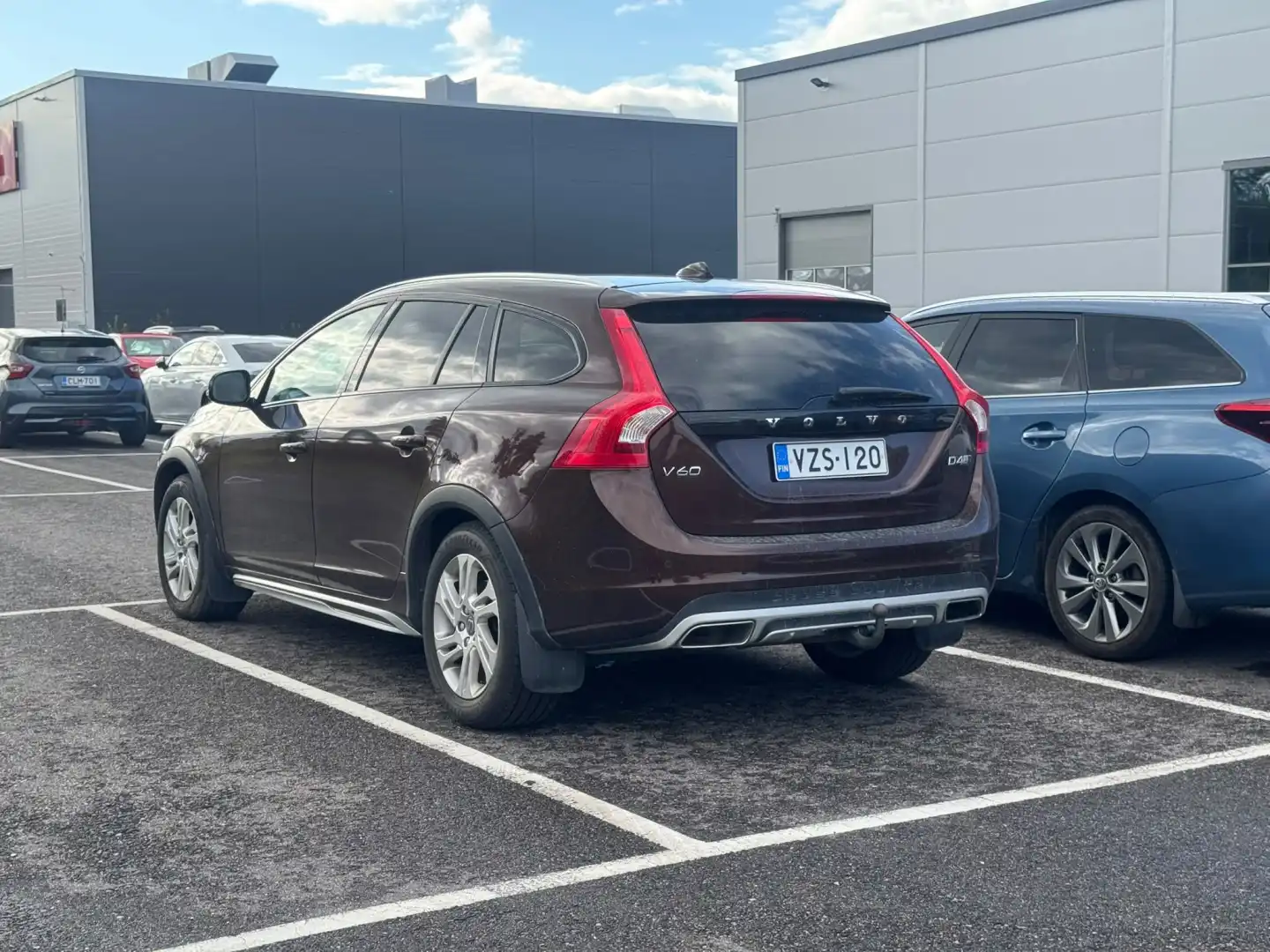 car-image