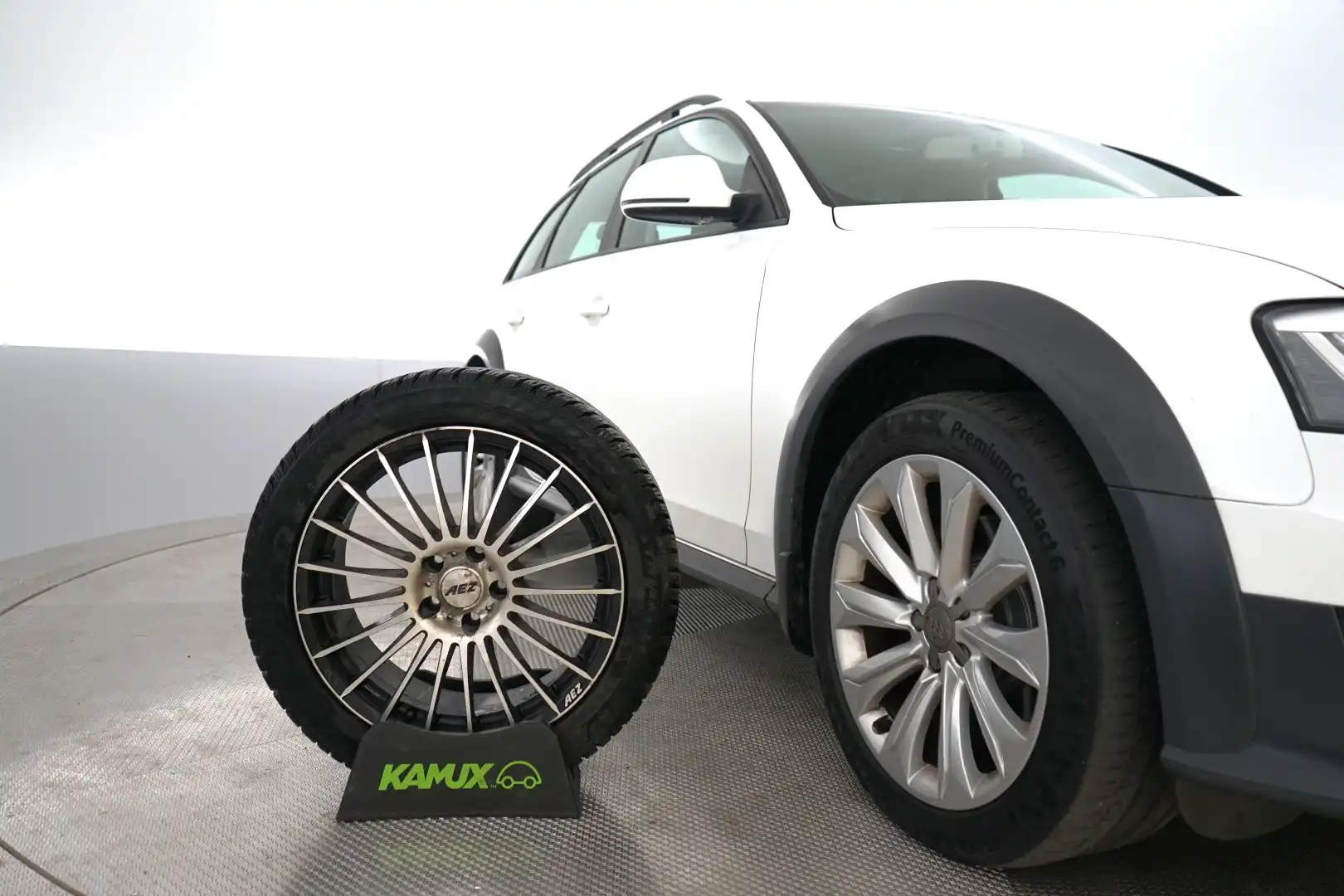 car-image