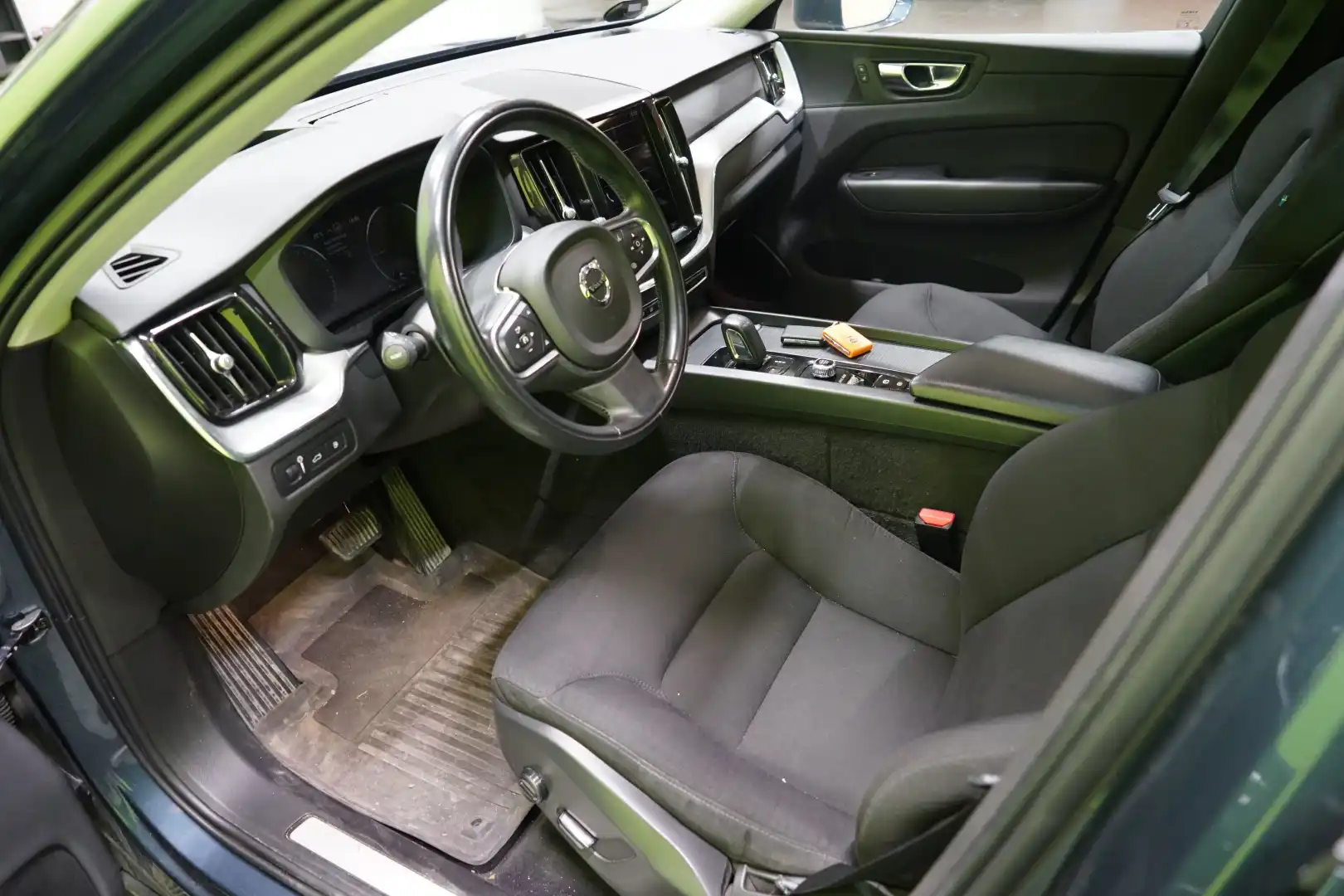 Volvo XC60 2021, photo 5/16