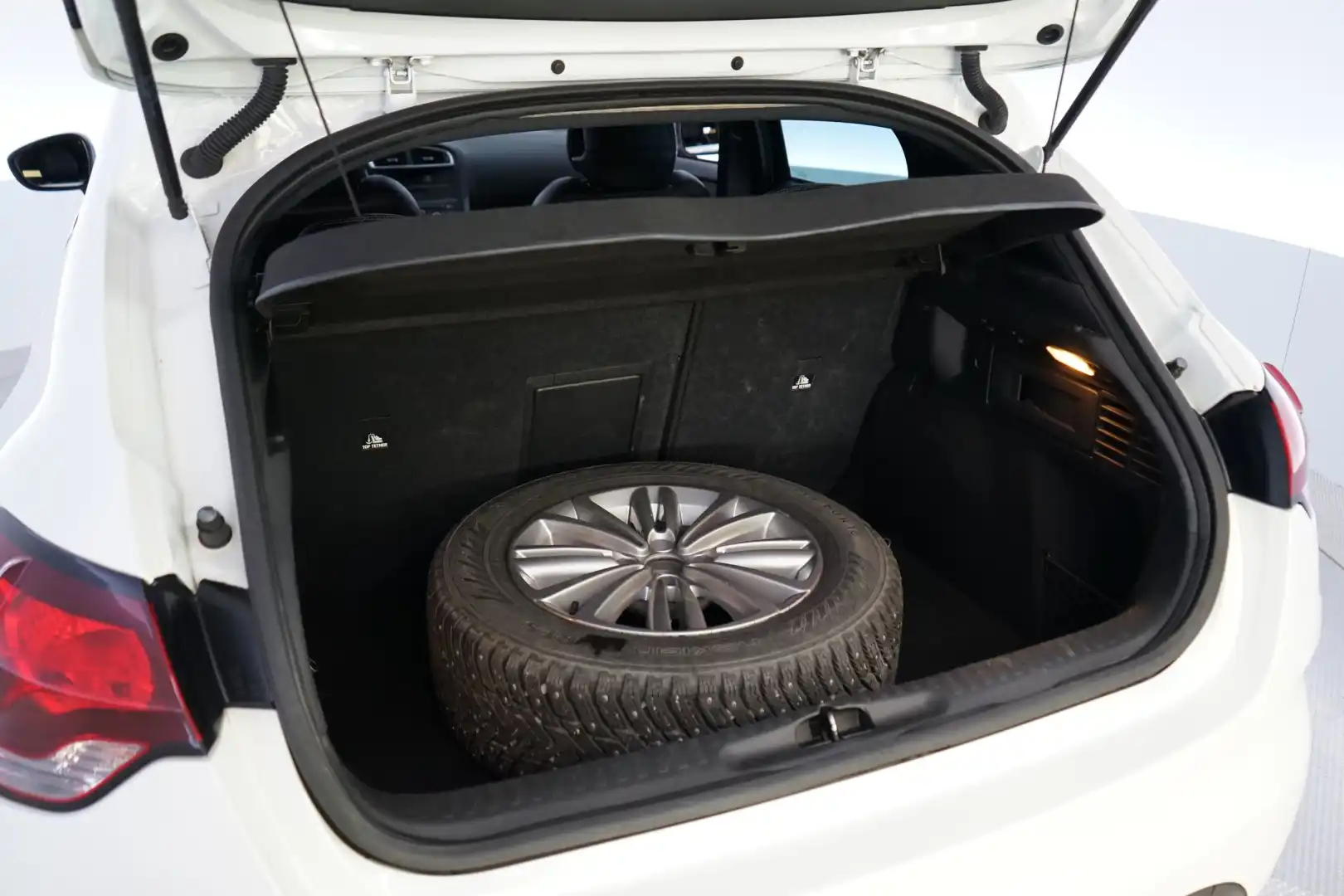 car-image