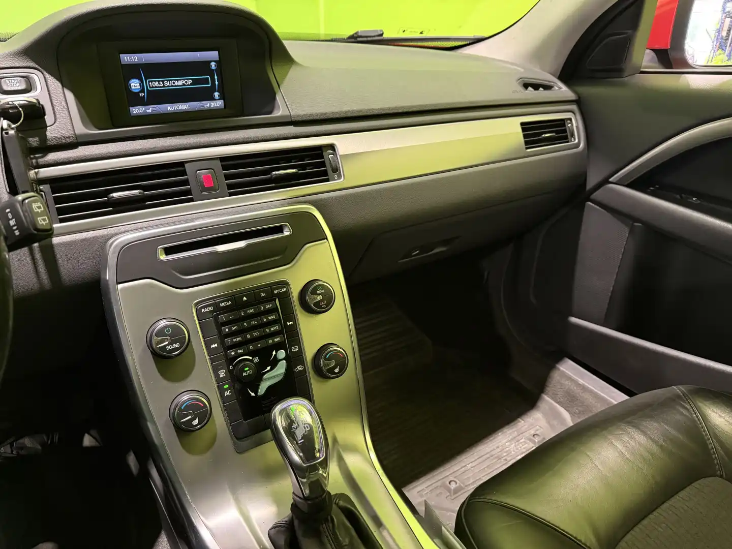 Volvo V70 D3 Momentum aut 2013, photo 7/12