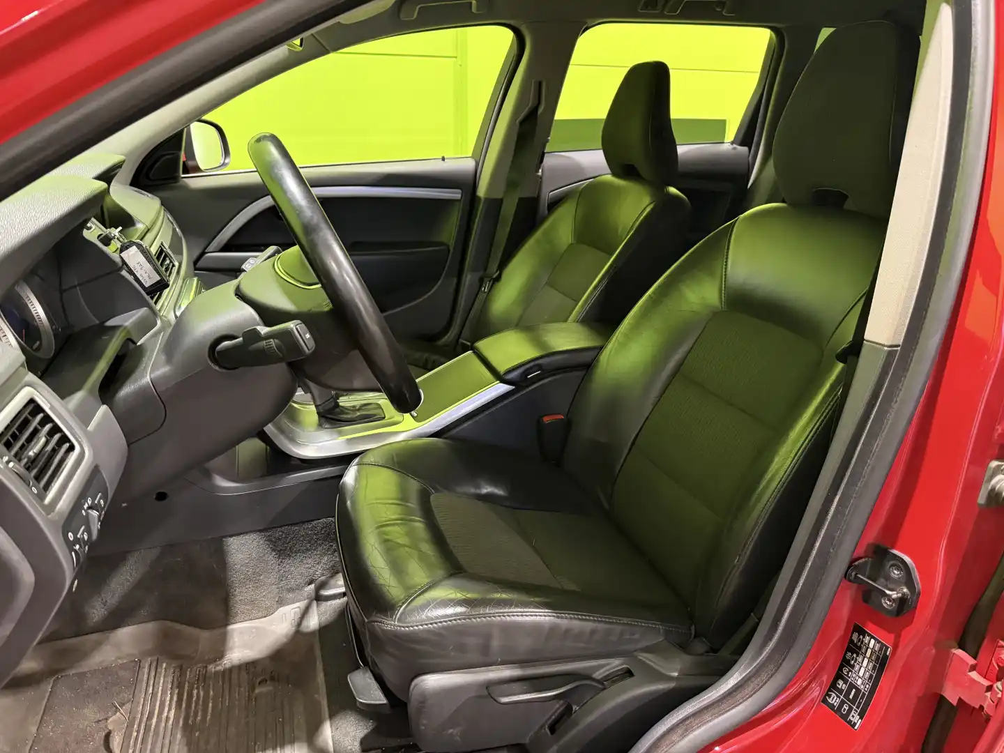 Volvo V70 D3 Momentum aut 2013, photo 4/12