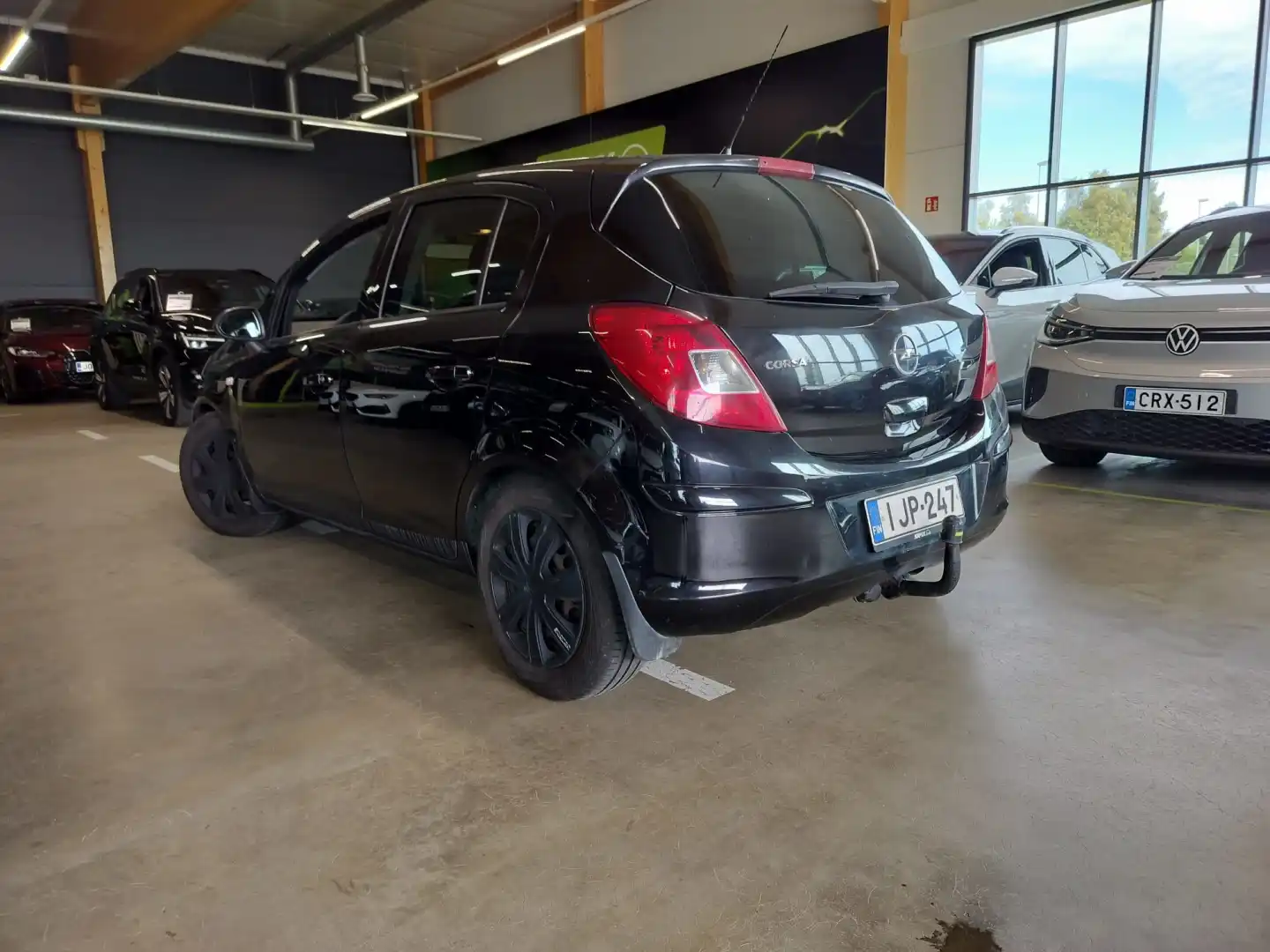 car-image