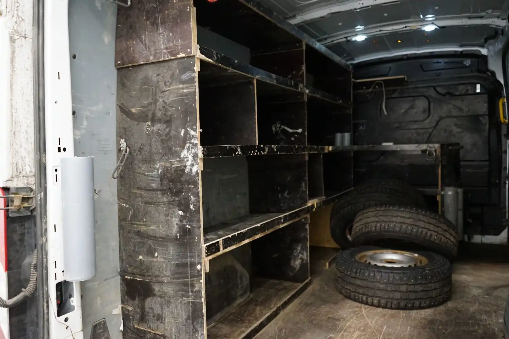 car-image