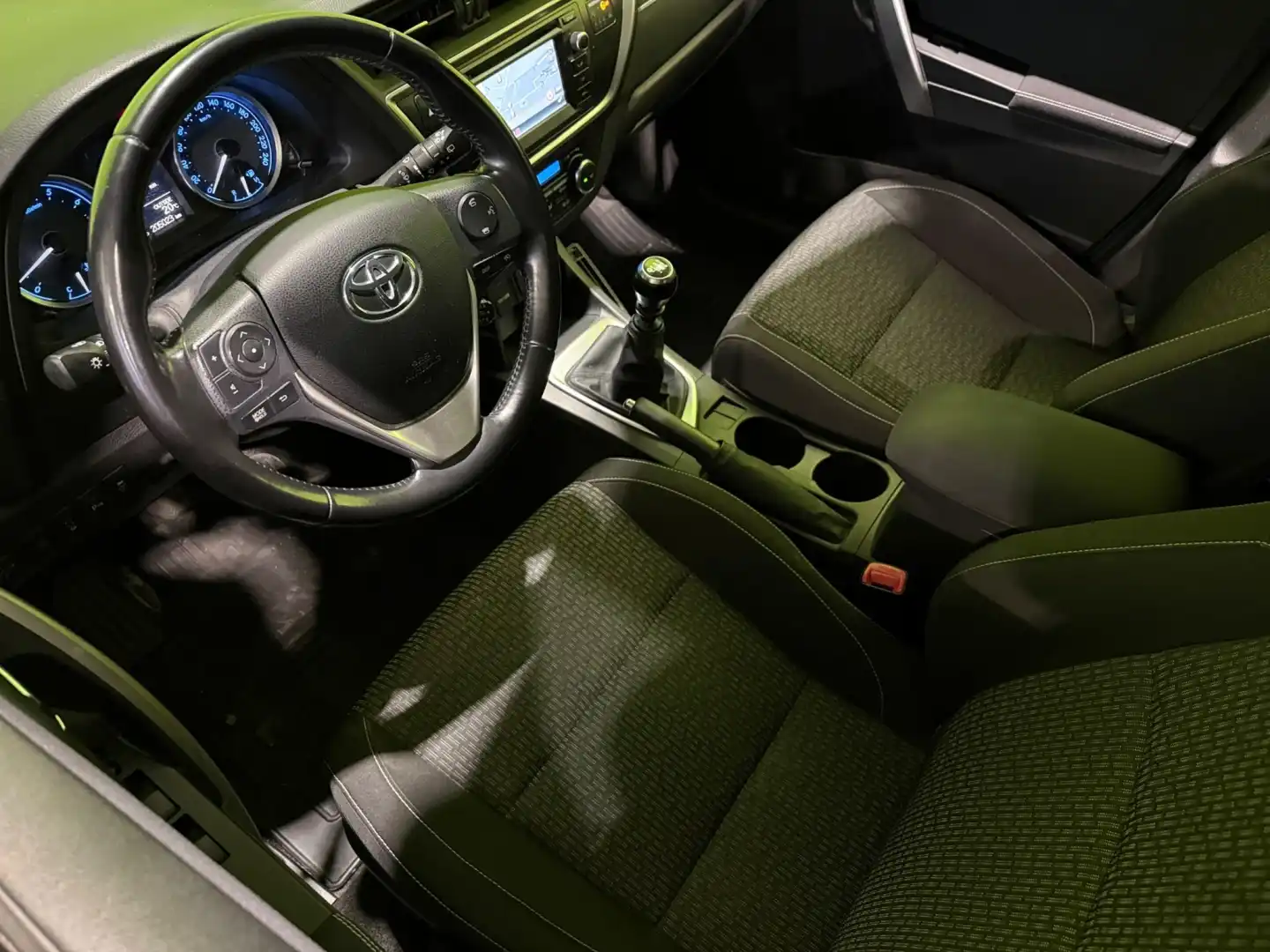 car-image