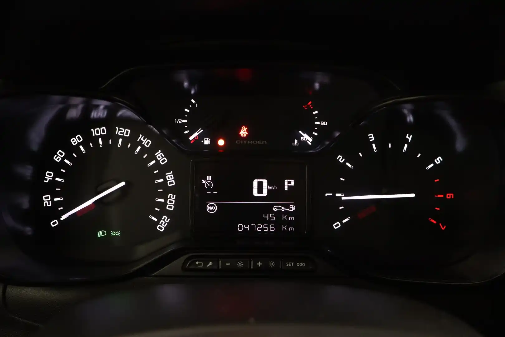 car-image