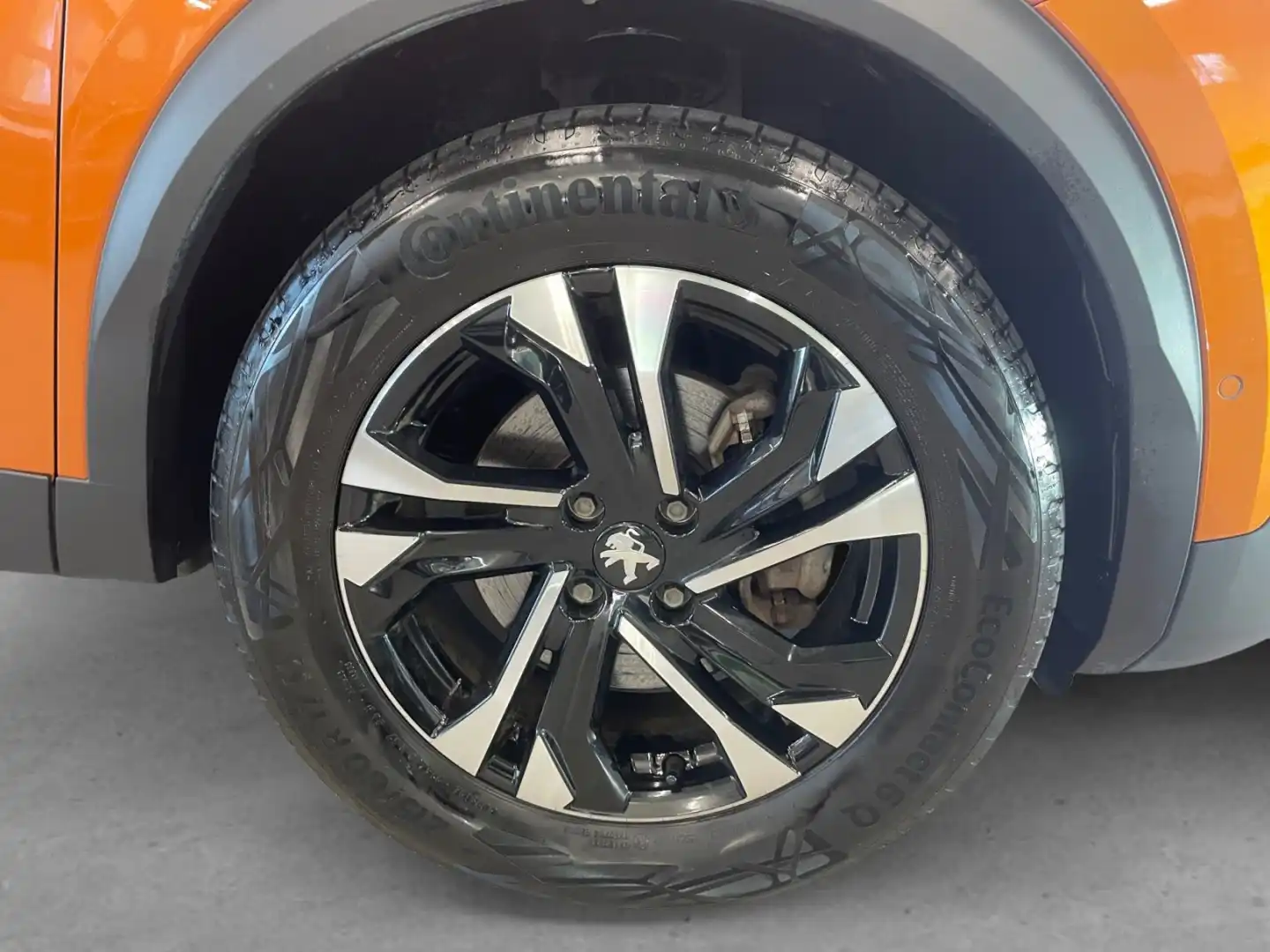 car-image