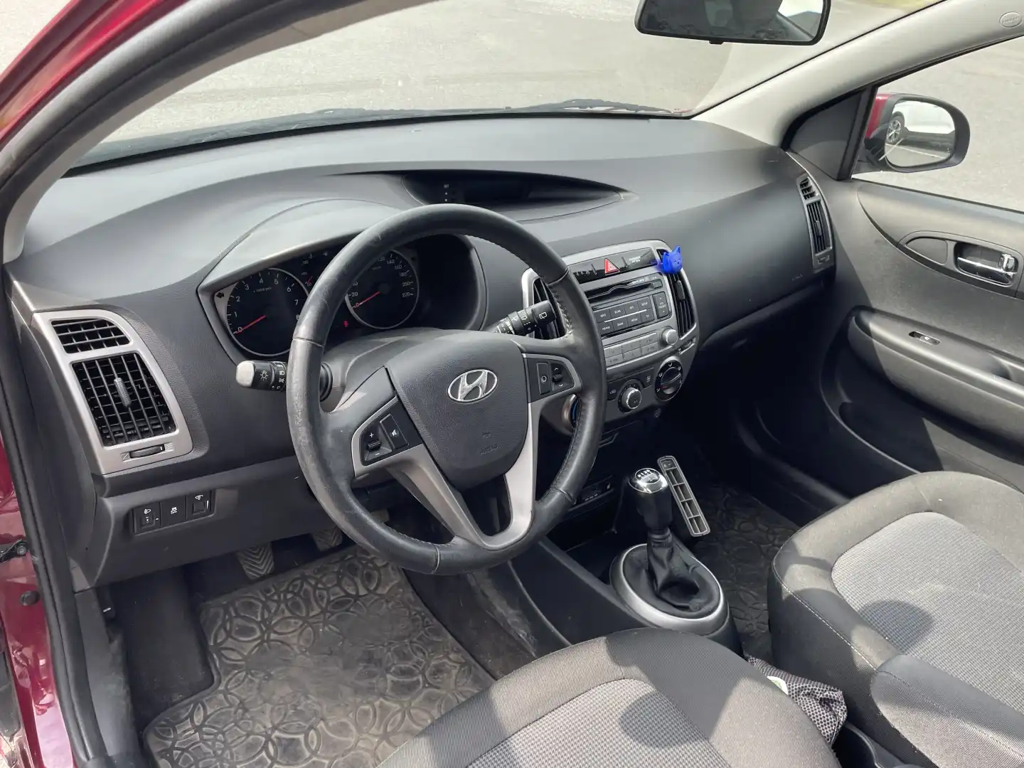 car-image