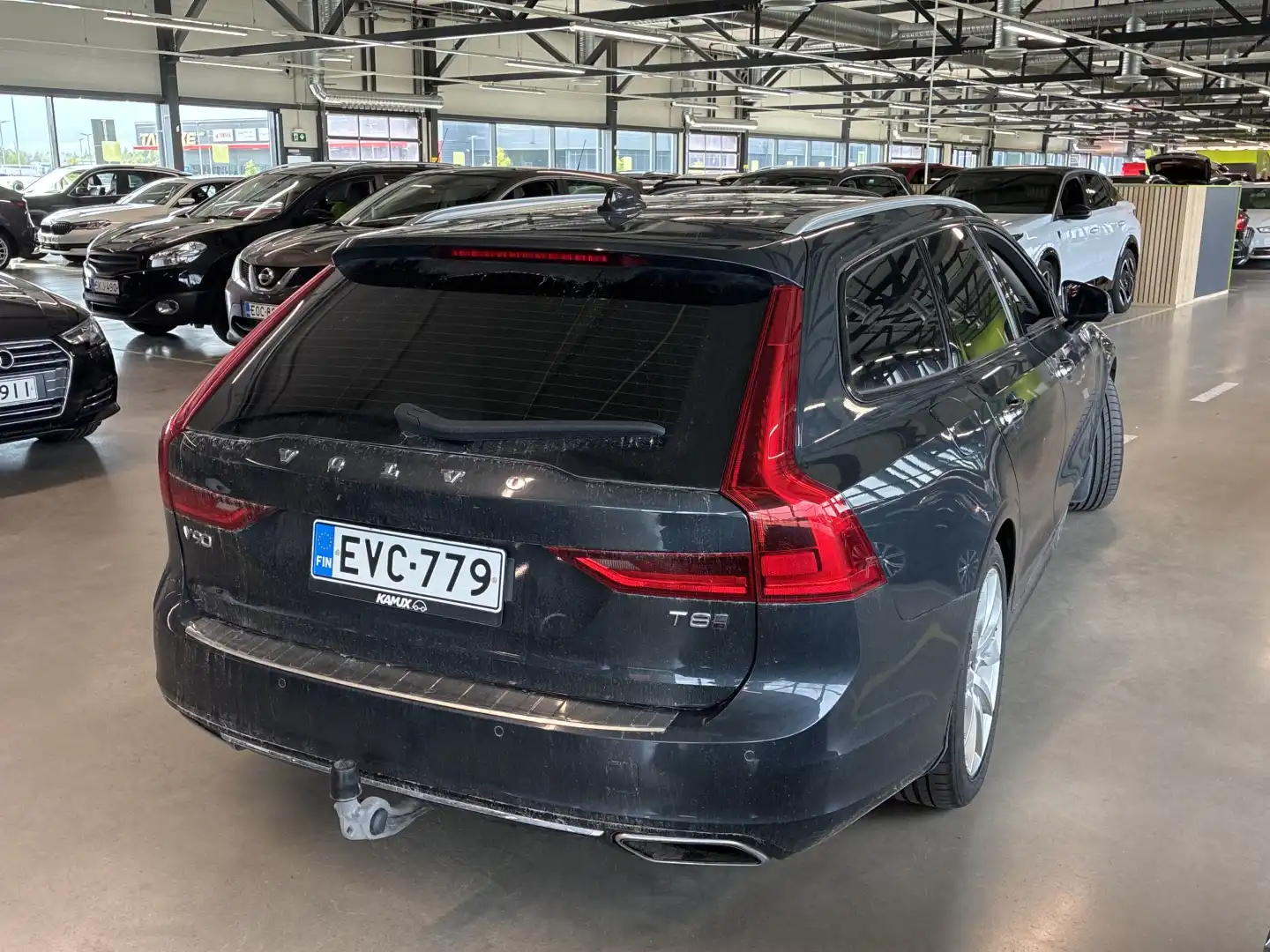 car-image