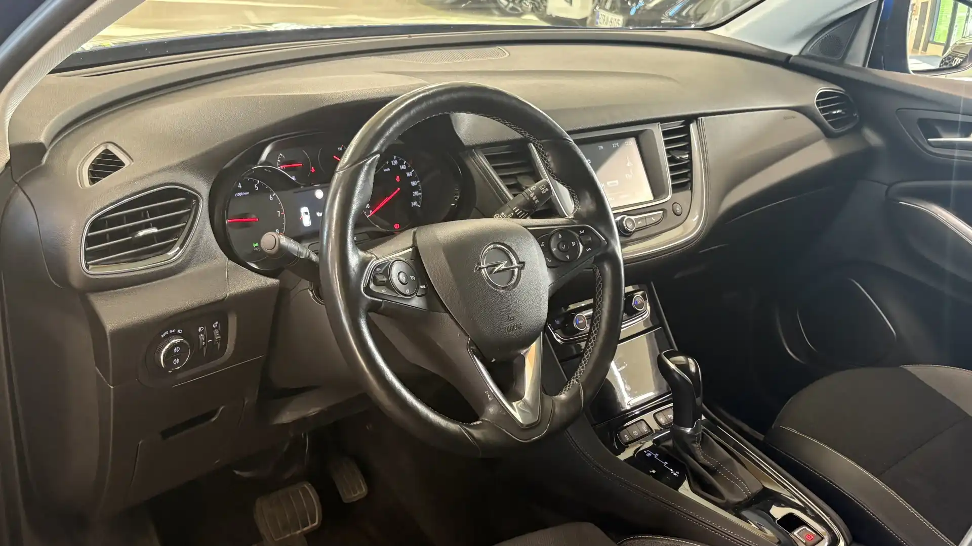 car-image