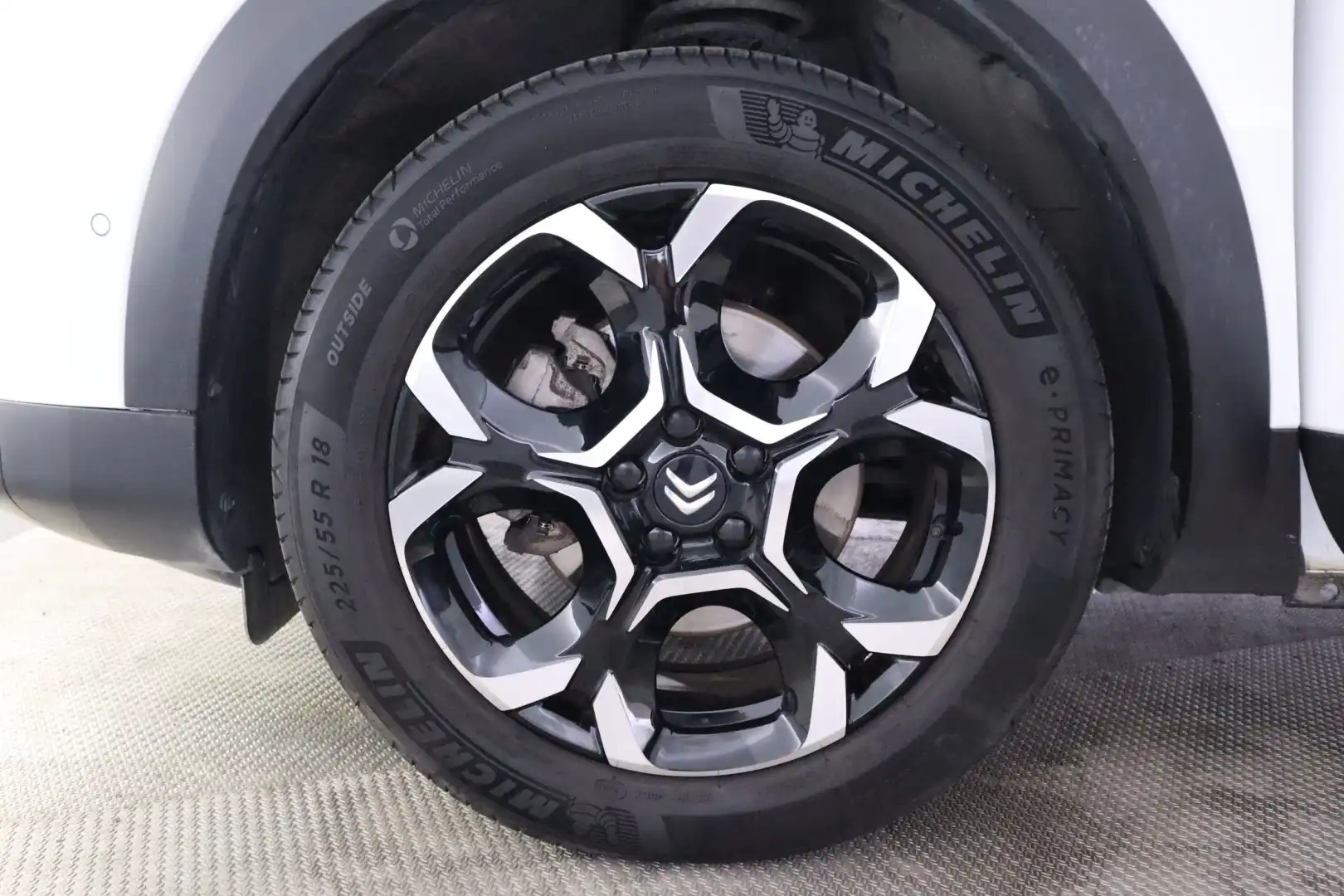 car-image