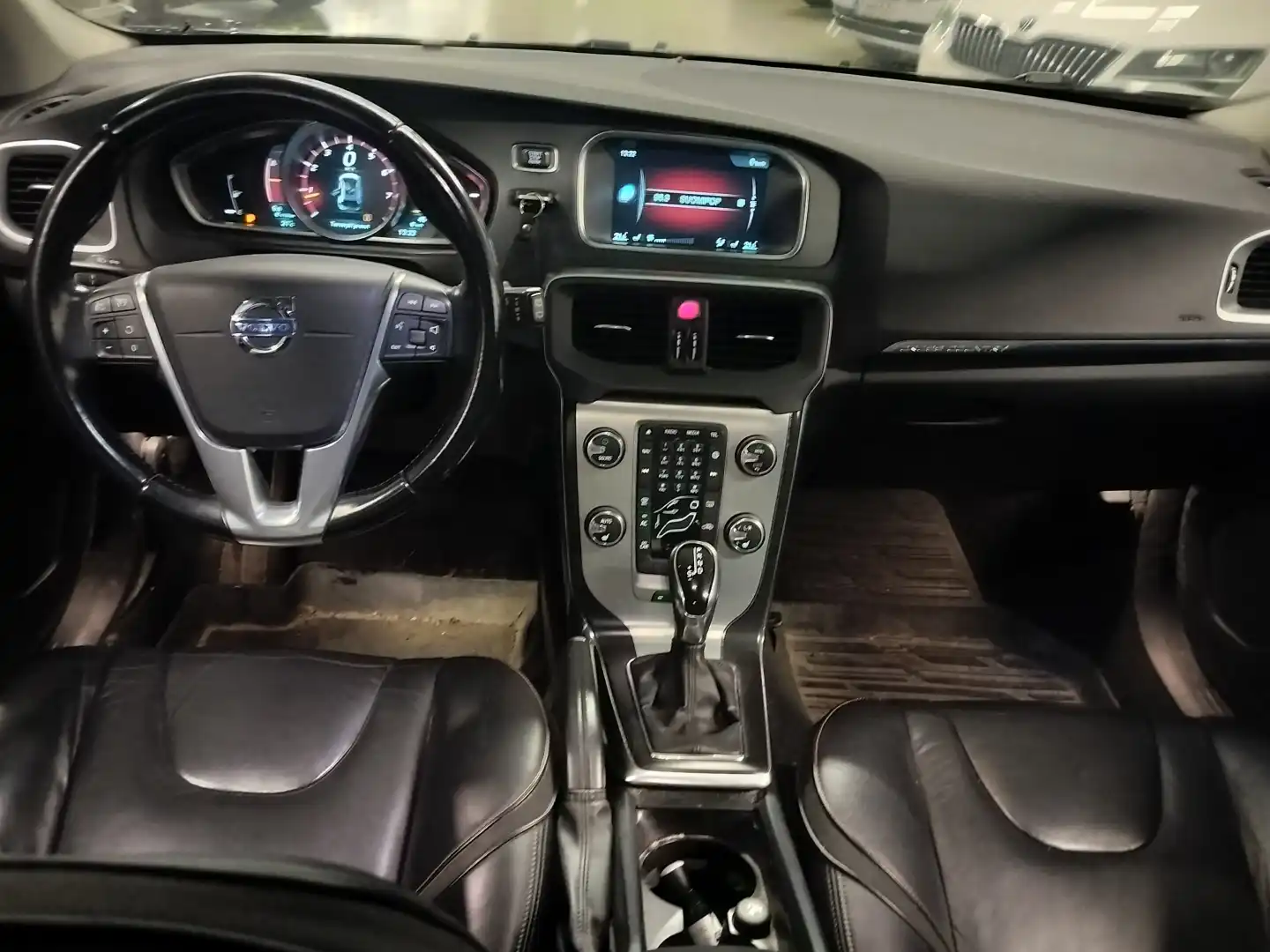 car-image