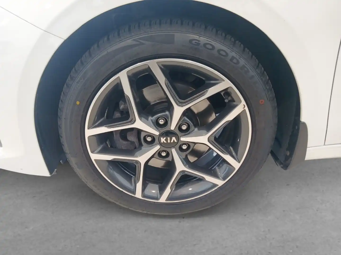 car-image