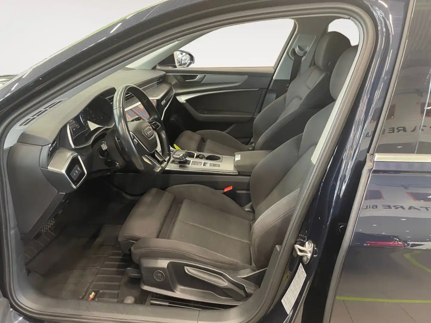 car-image