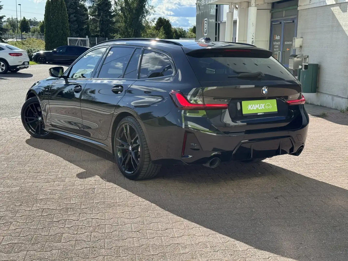 car-image
