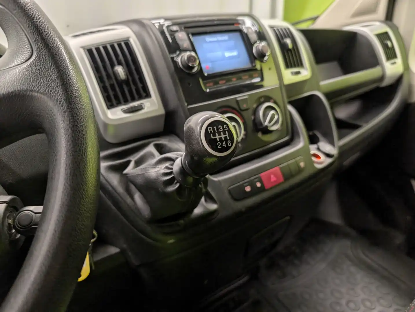 car-image