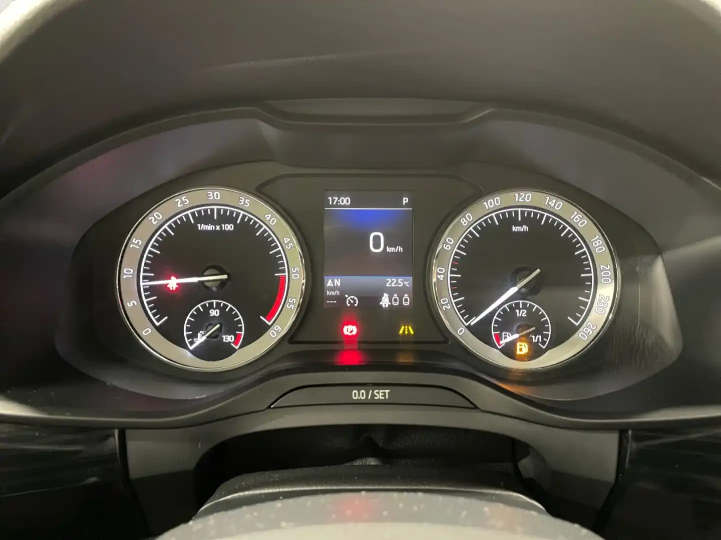 car-image