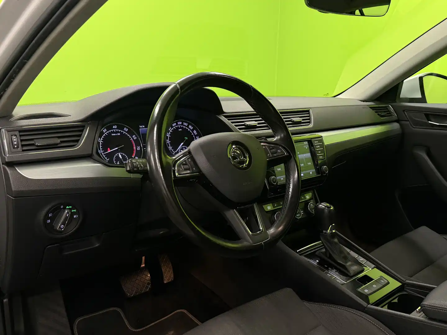 car-image