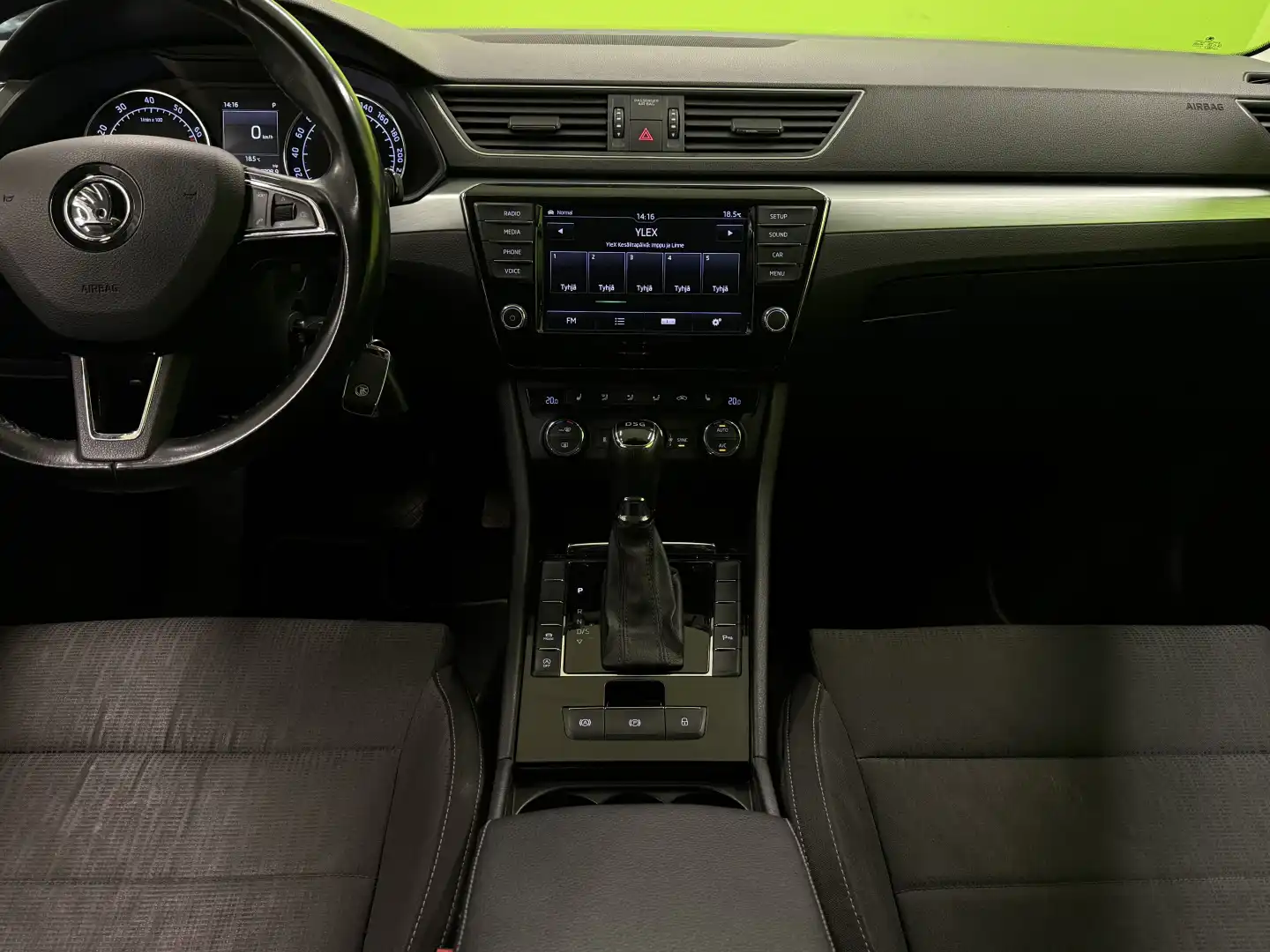 car-image