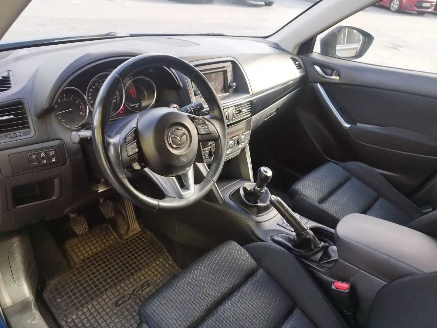 car-image