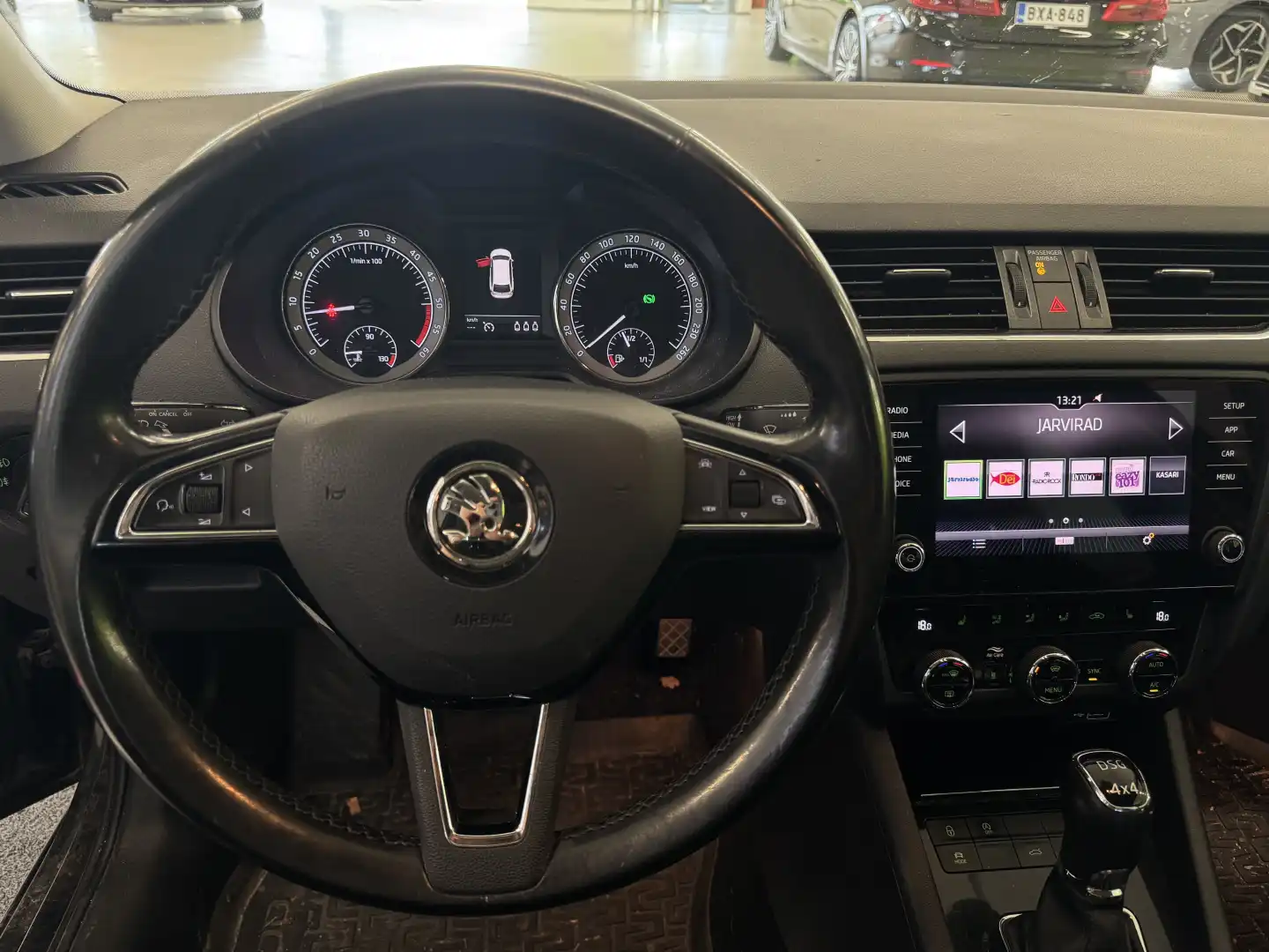 car-image