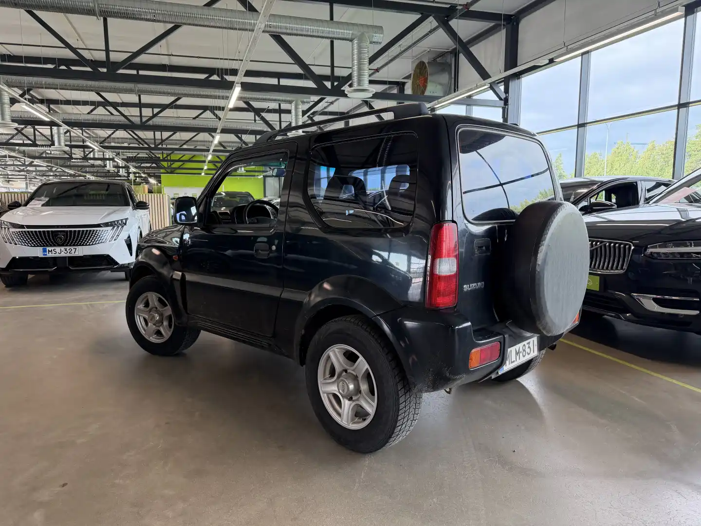 car-image