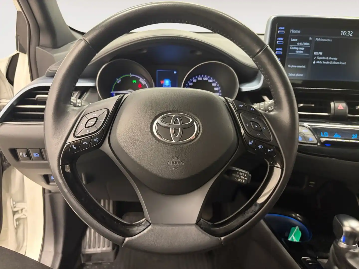 car-image