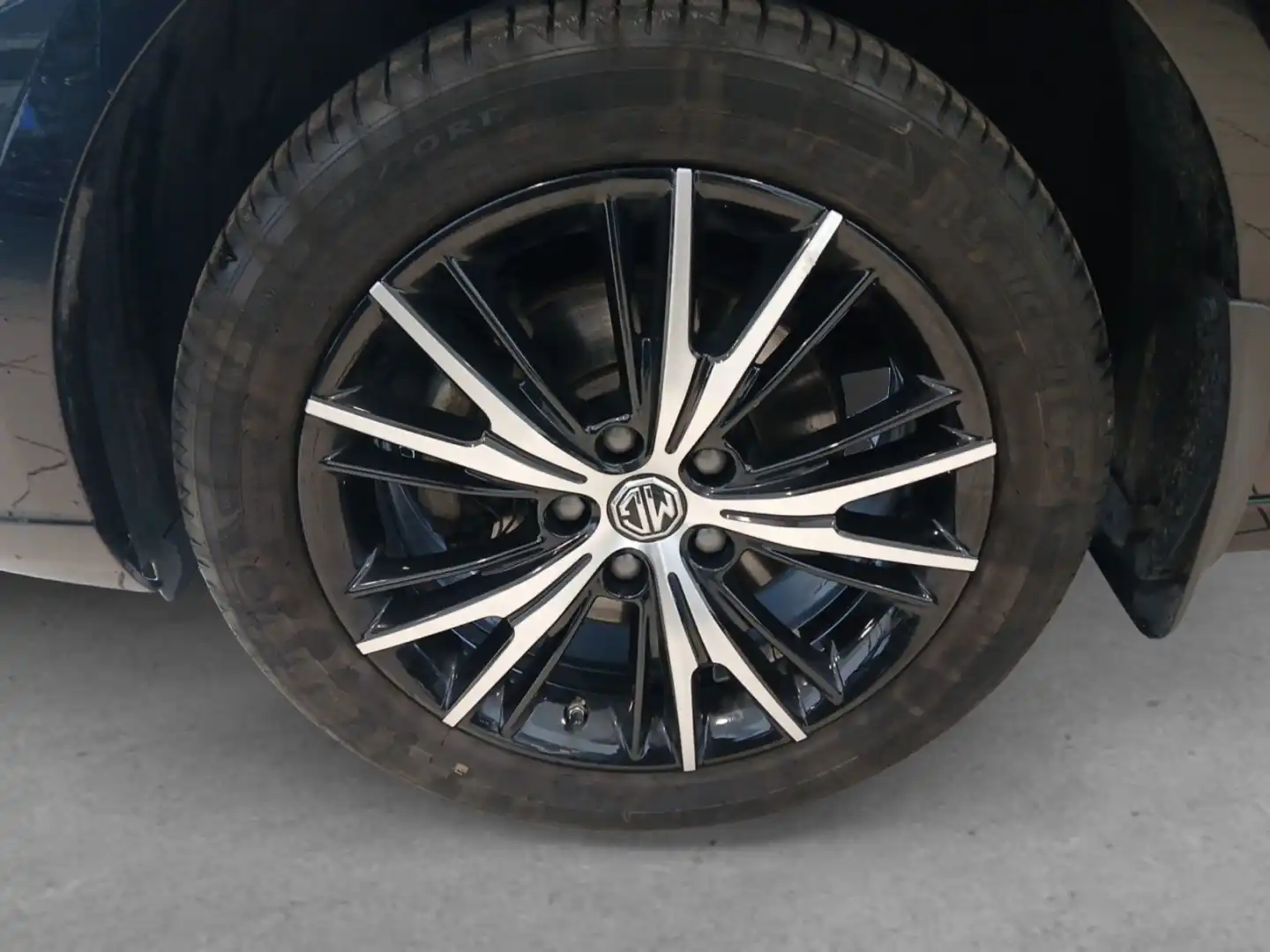car-image