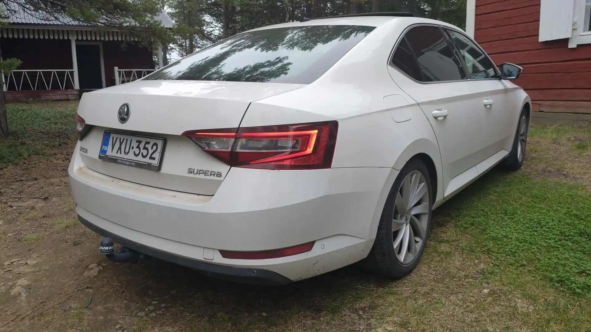 car-image