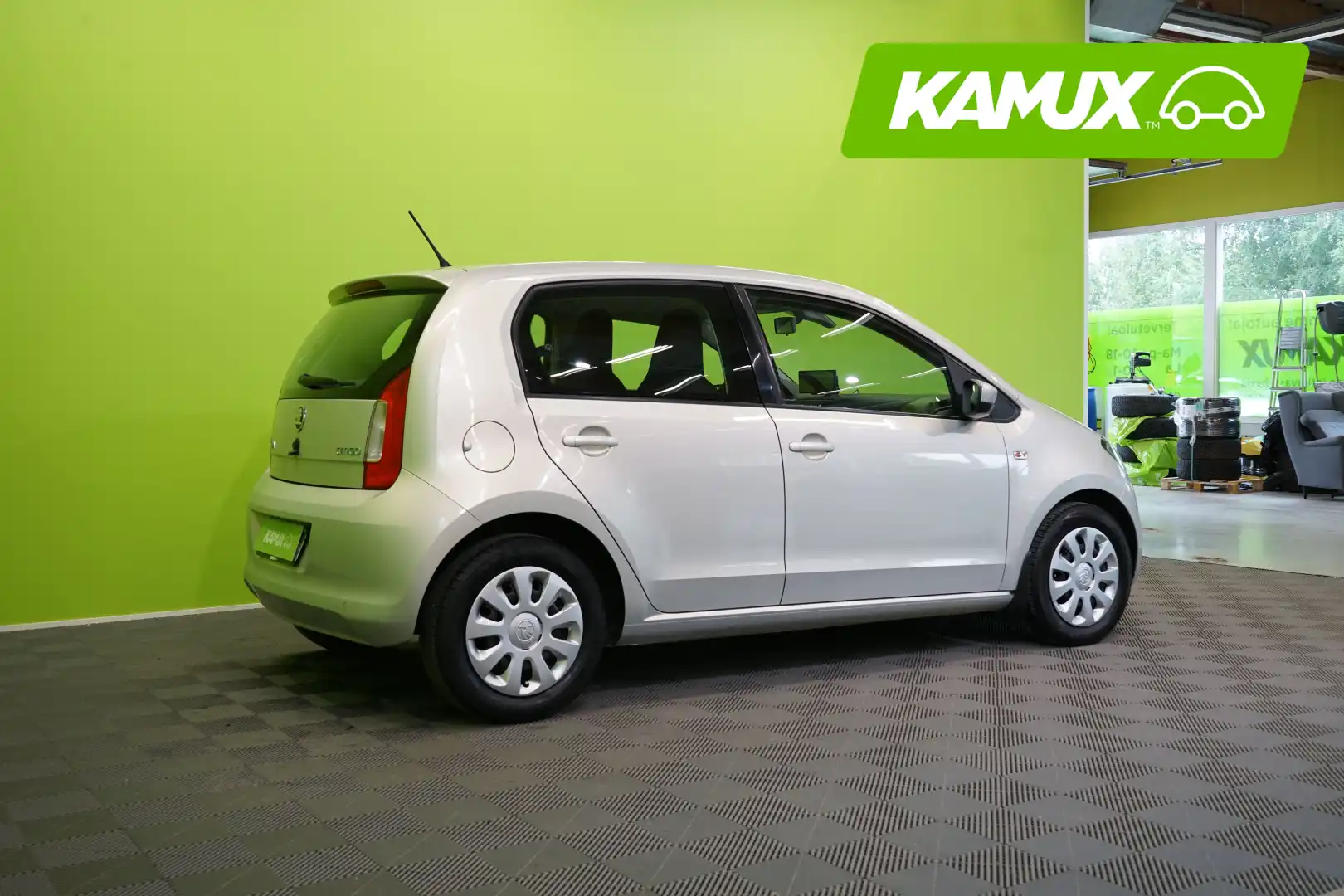 car-image
