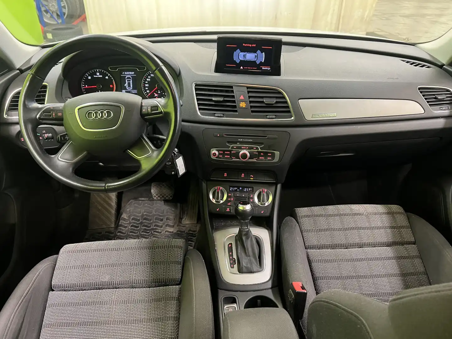 car-image