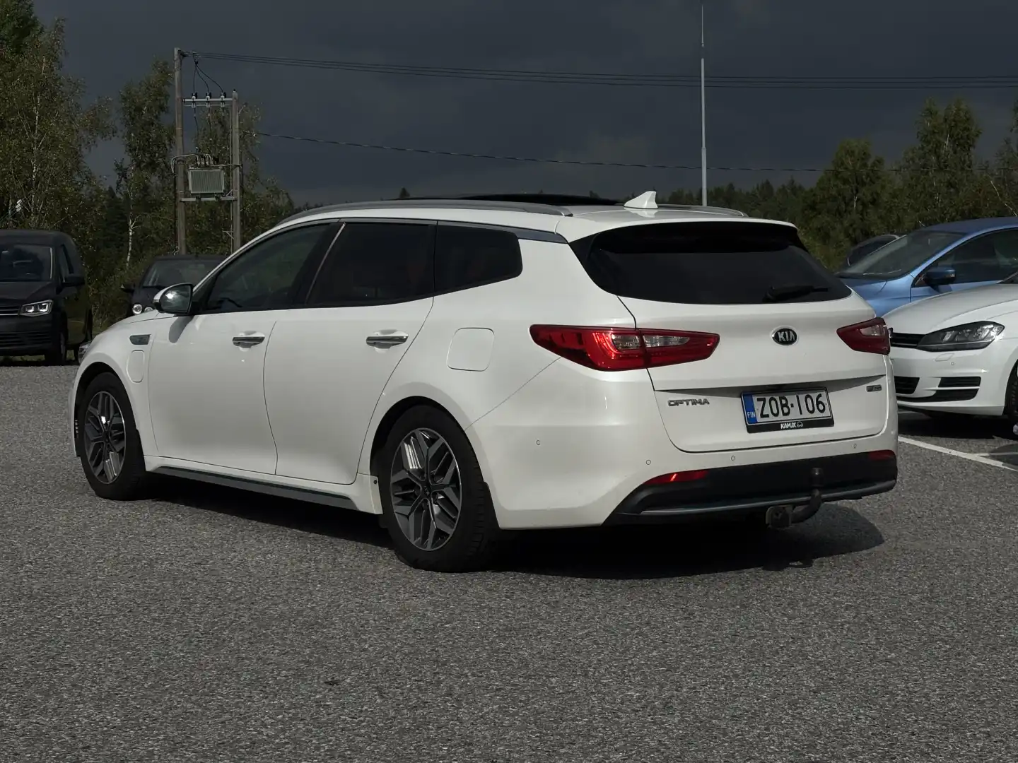 car-image