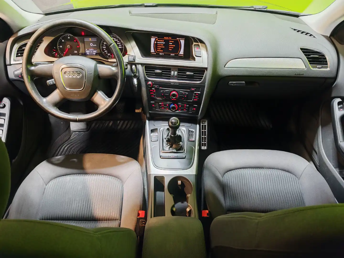 car-image