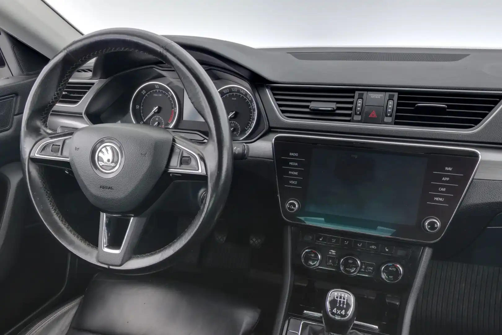 car-image