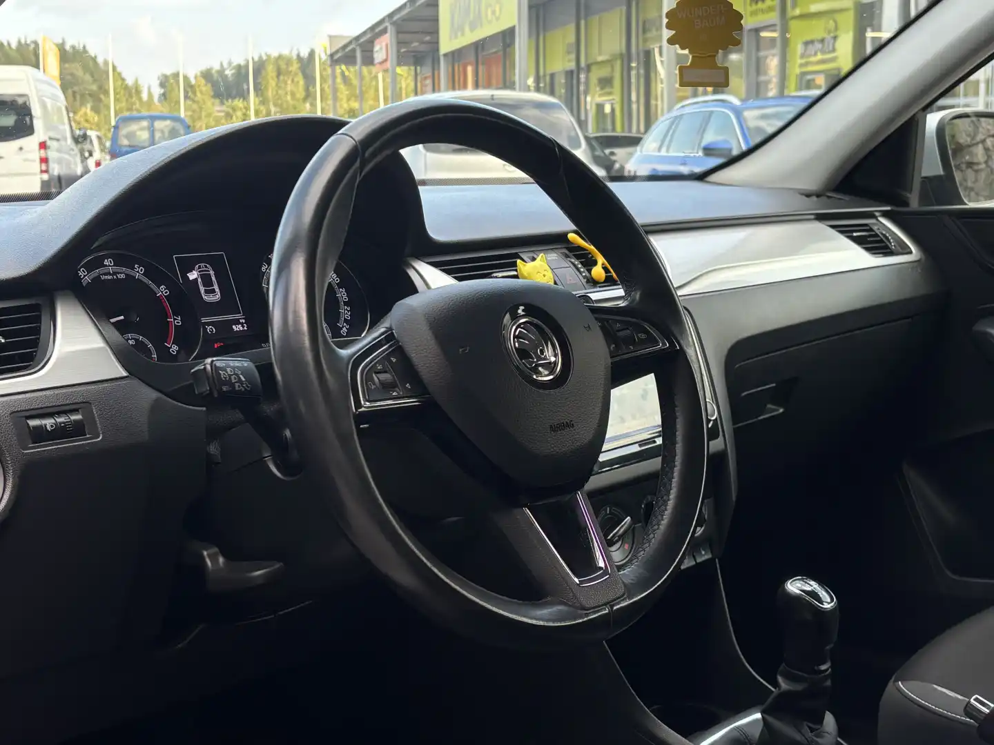 car-image