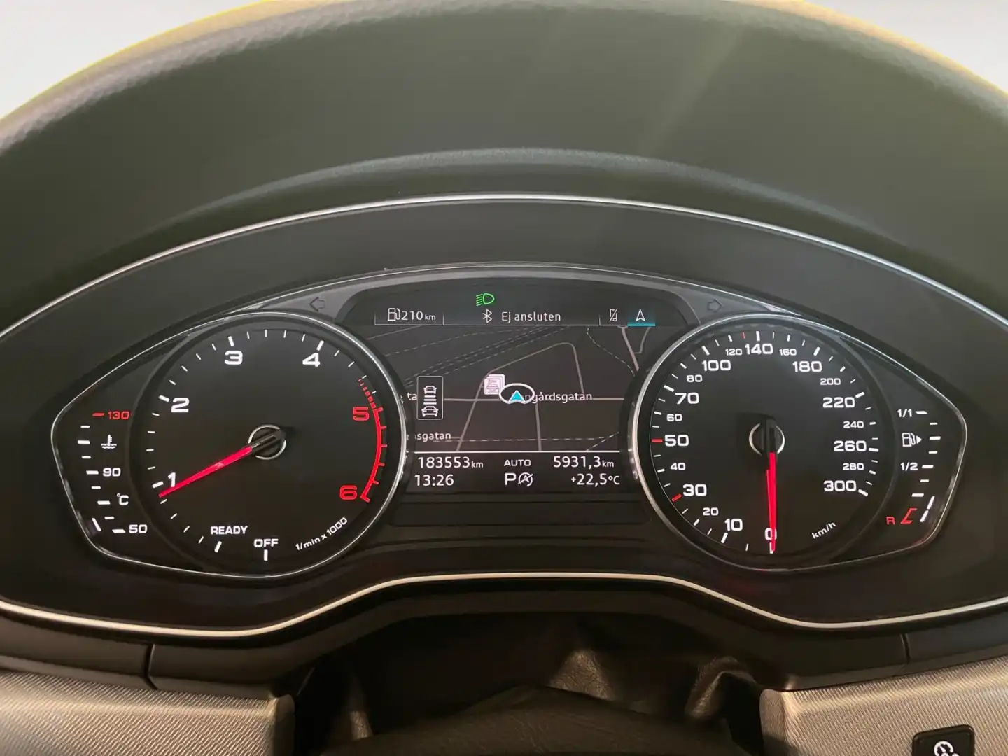 car-image