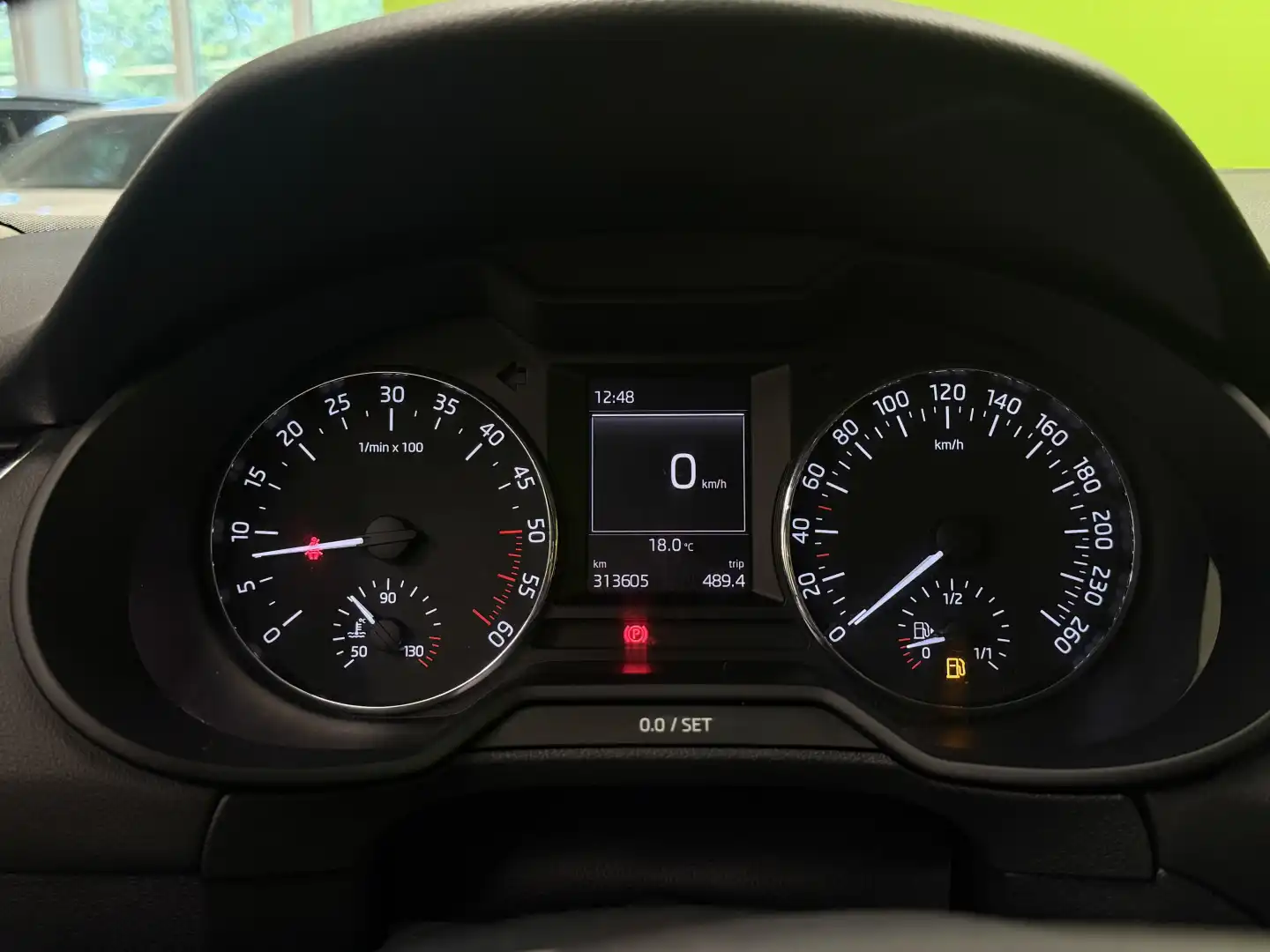 car-image