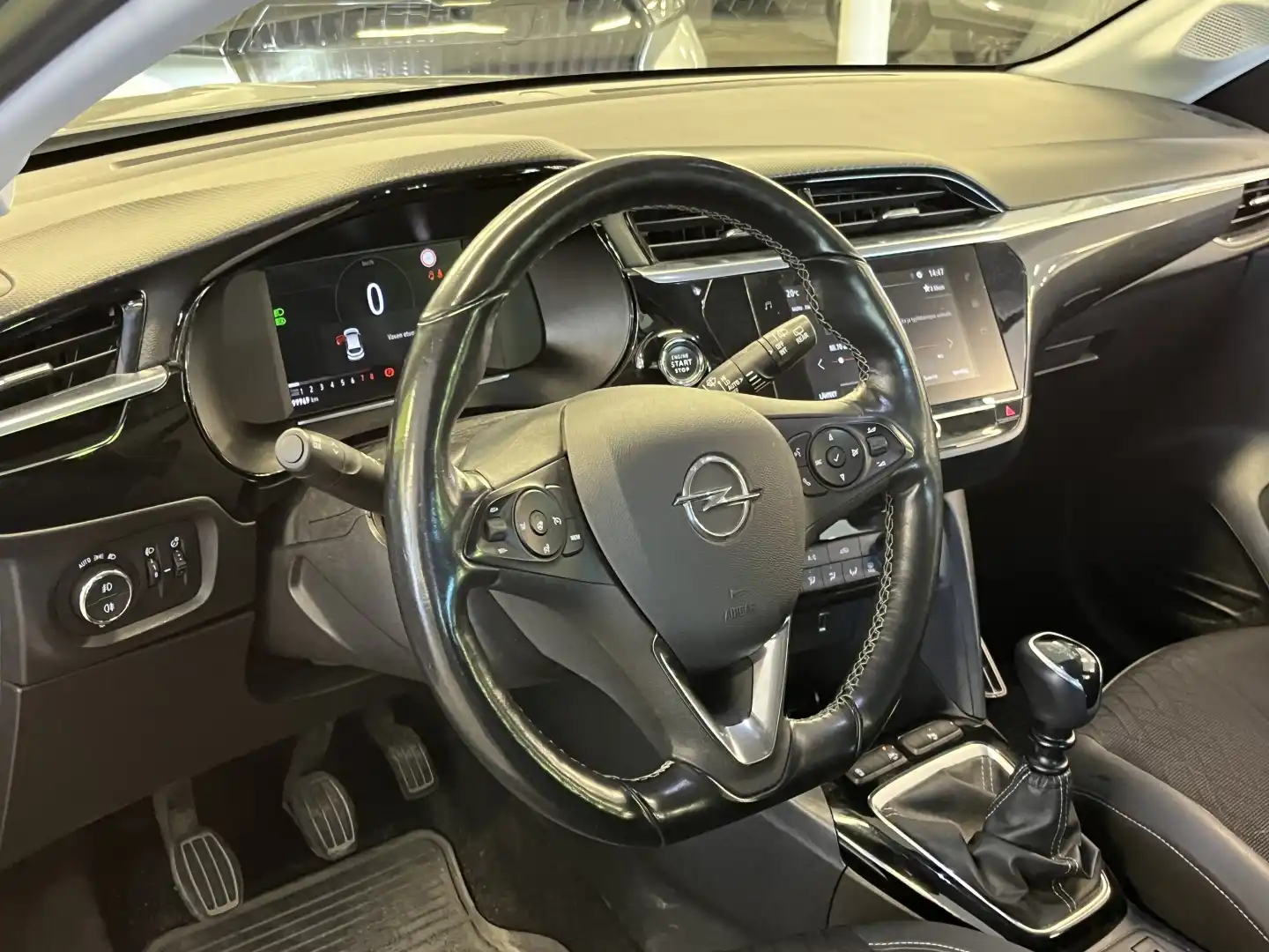 car-image