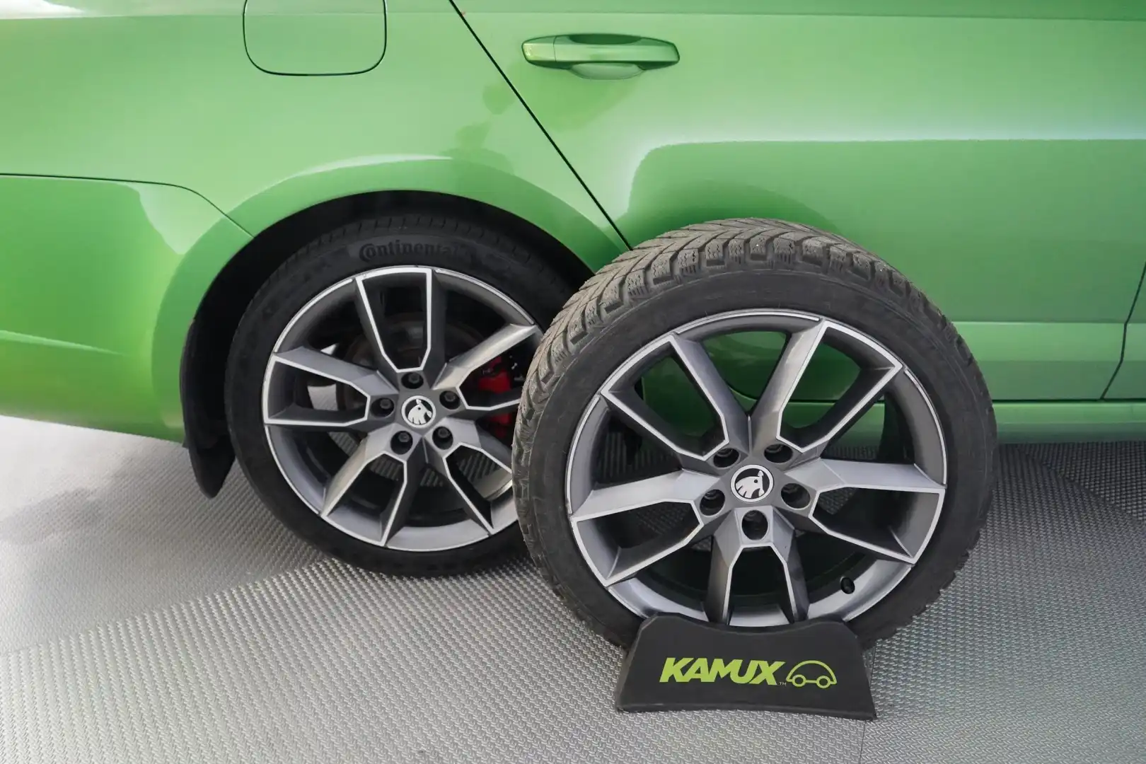 car-image