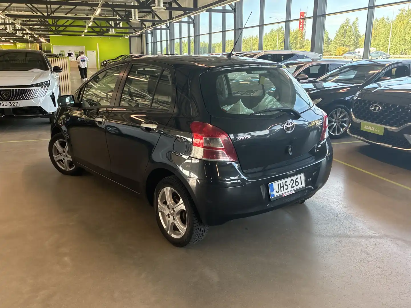 car-image