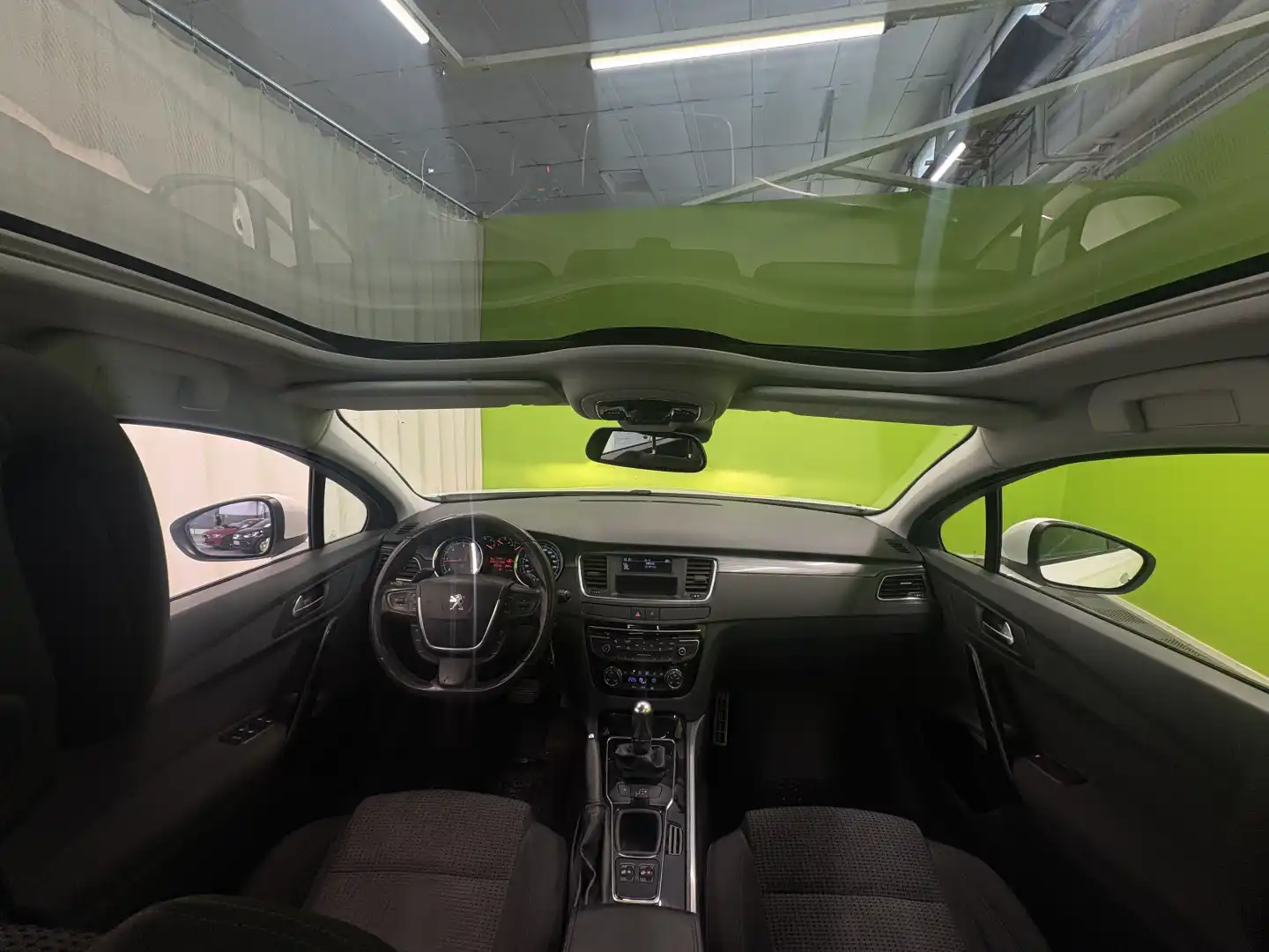 car-image