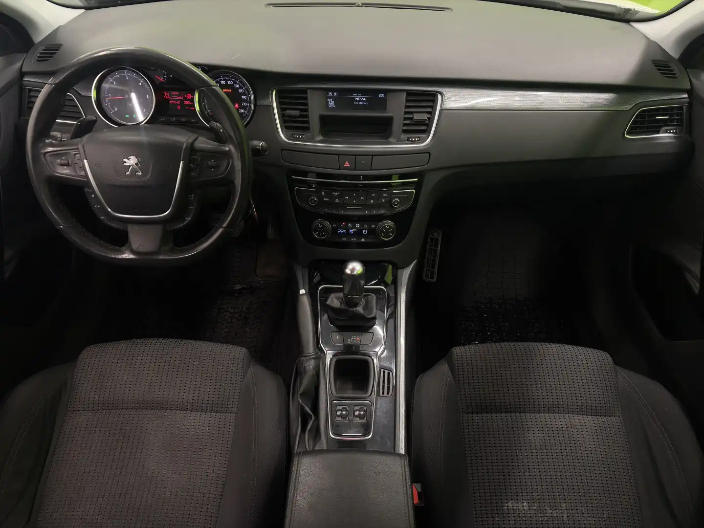 car-image
