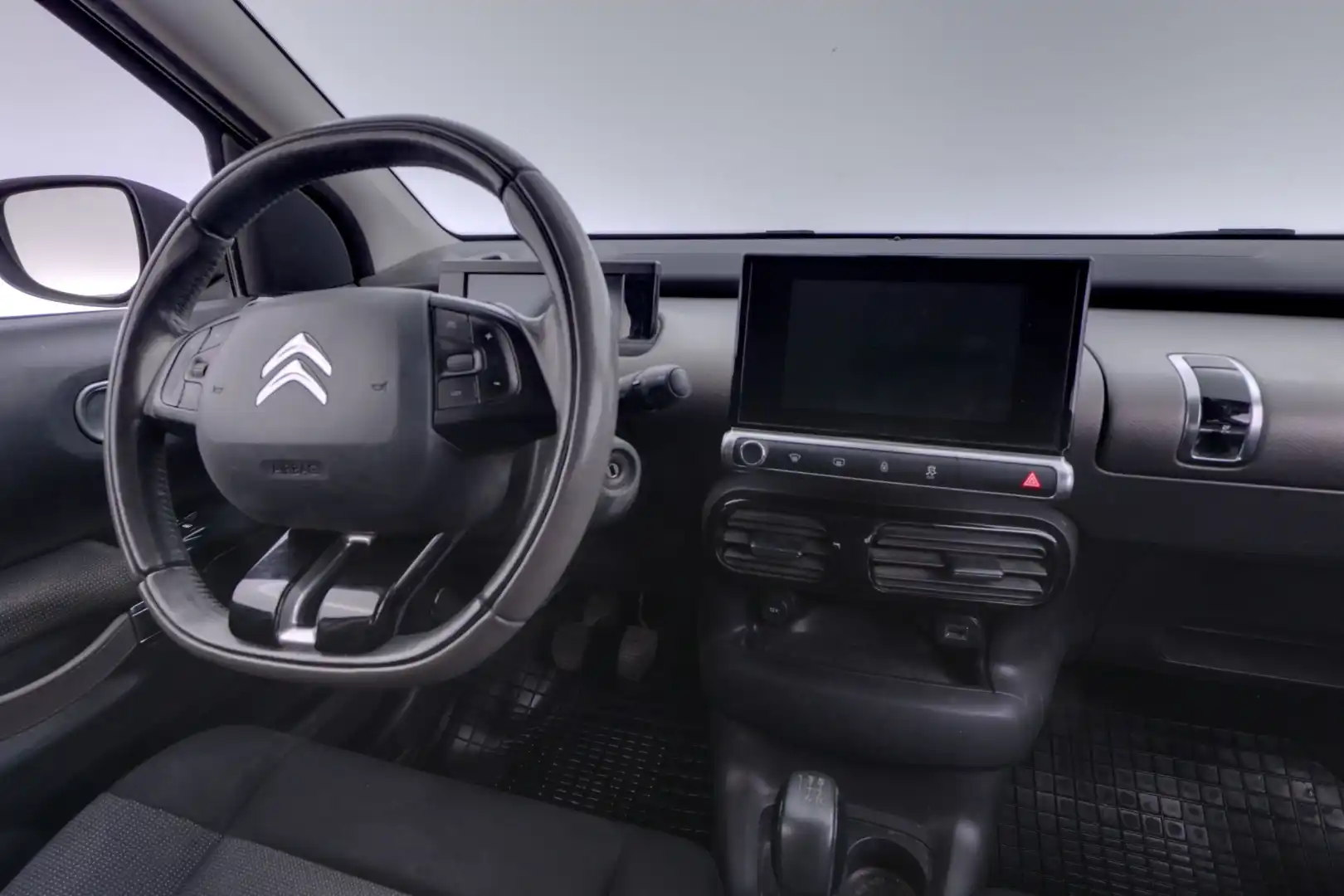 car-image
