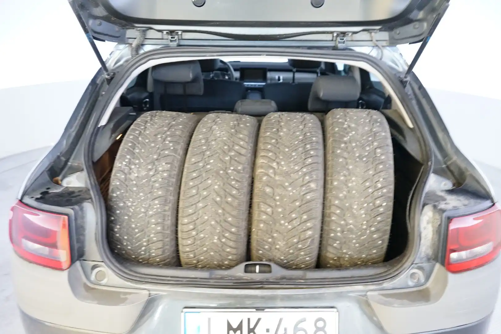 car-image