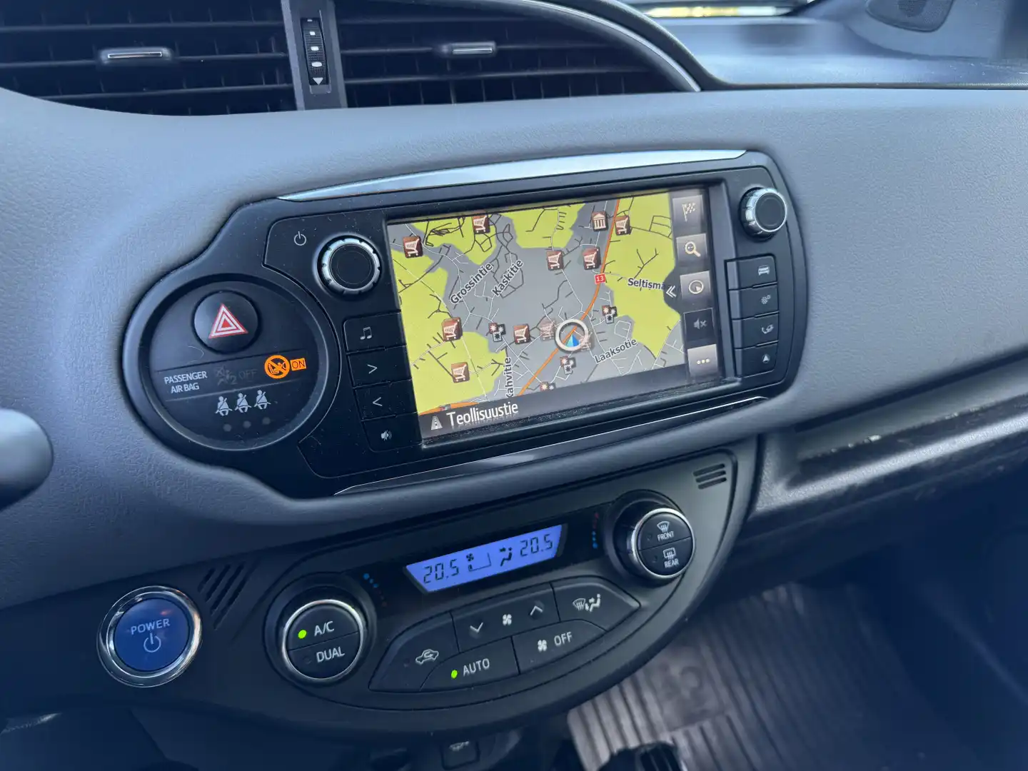 car-image