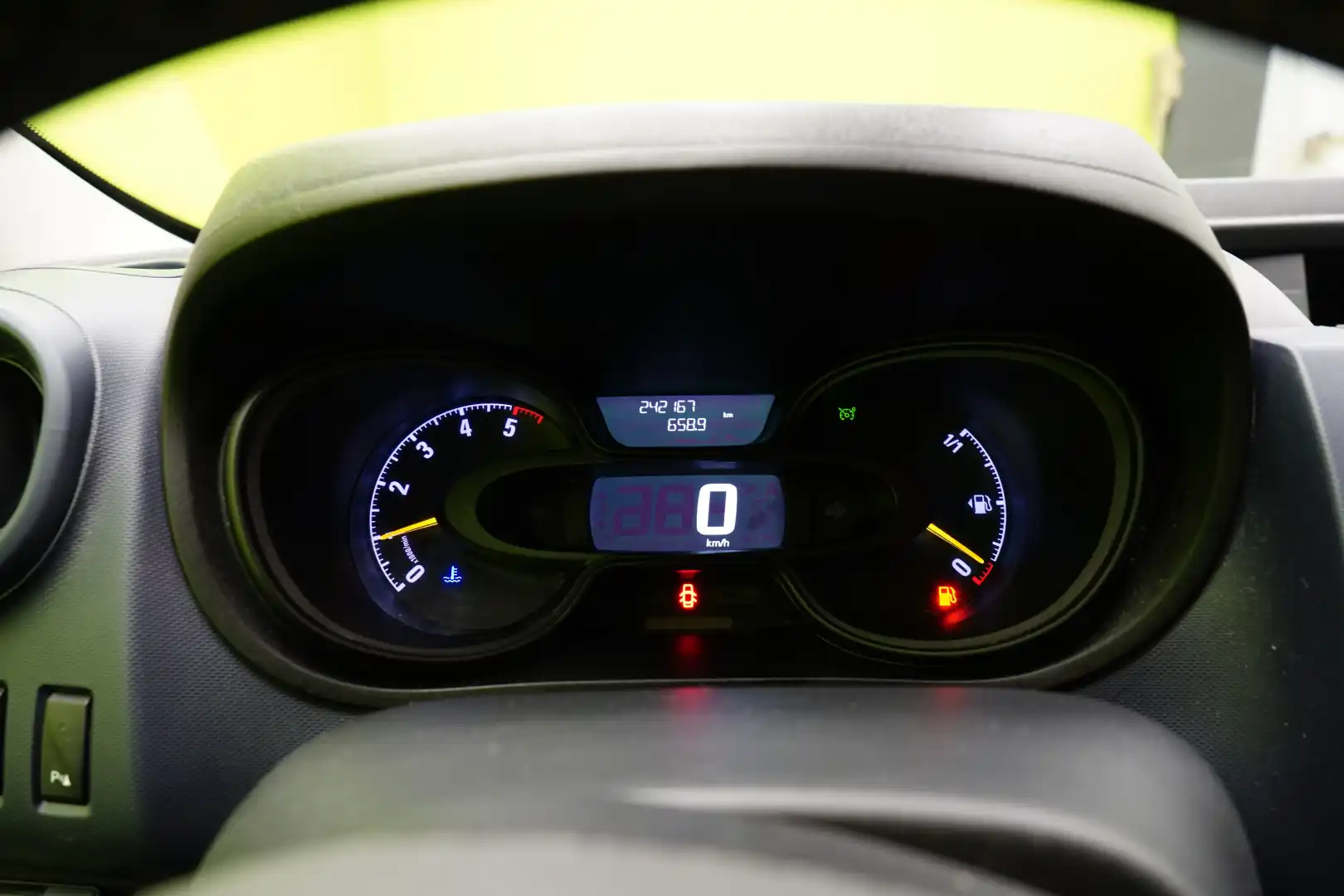 car-image