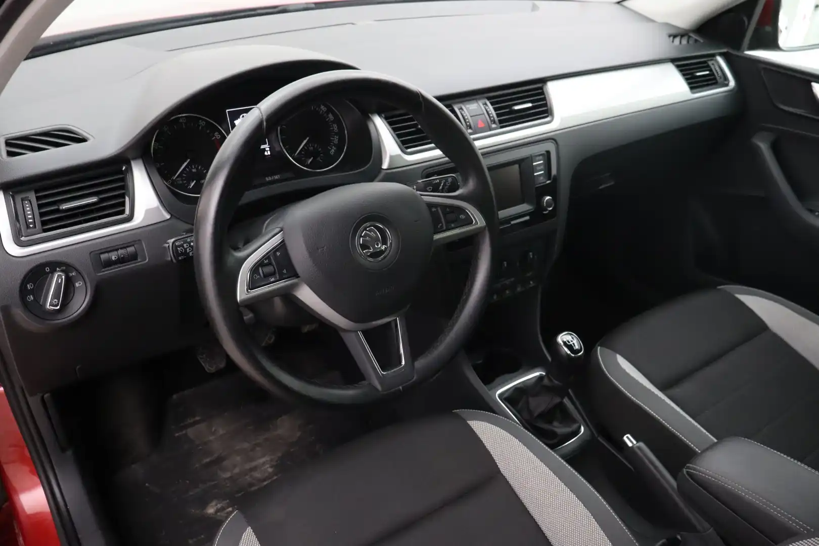car-image