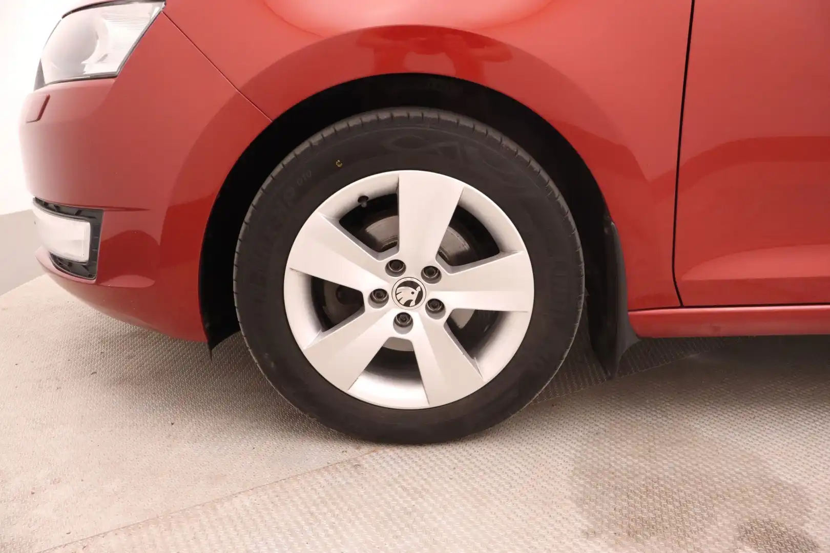 car-image